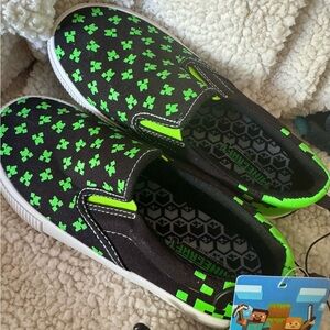 NEW! Kids Minecraft Slip-On Shoes - Black and Green Size 1